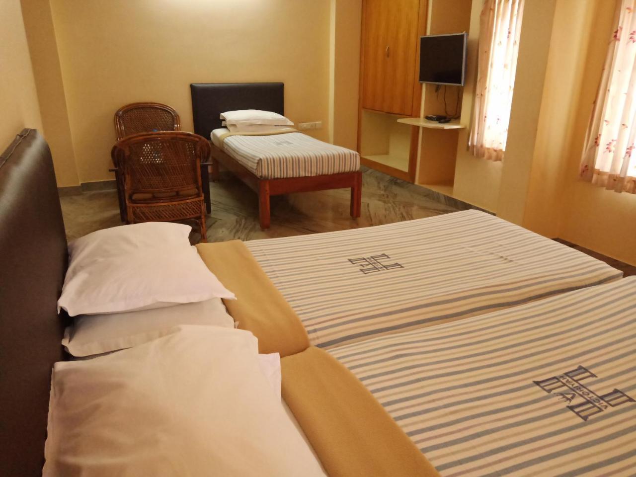 Hotel Victoriyah Thanjavur Exteriör bild